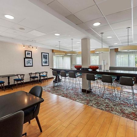 Hampton Inn Nanuet Esterno foto