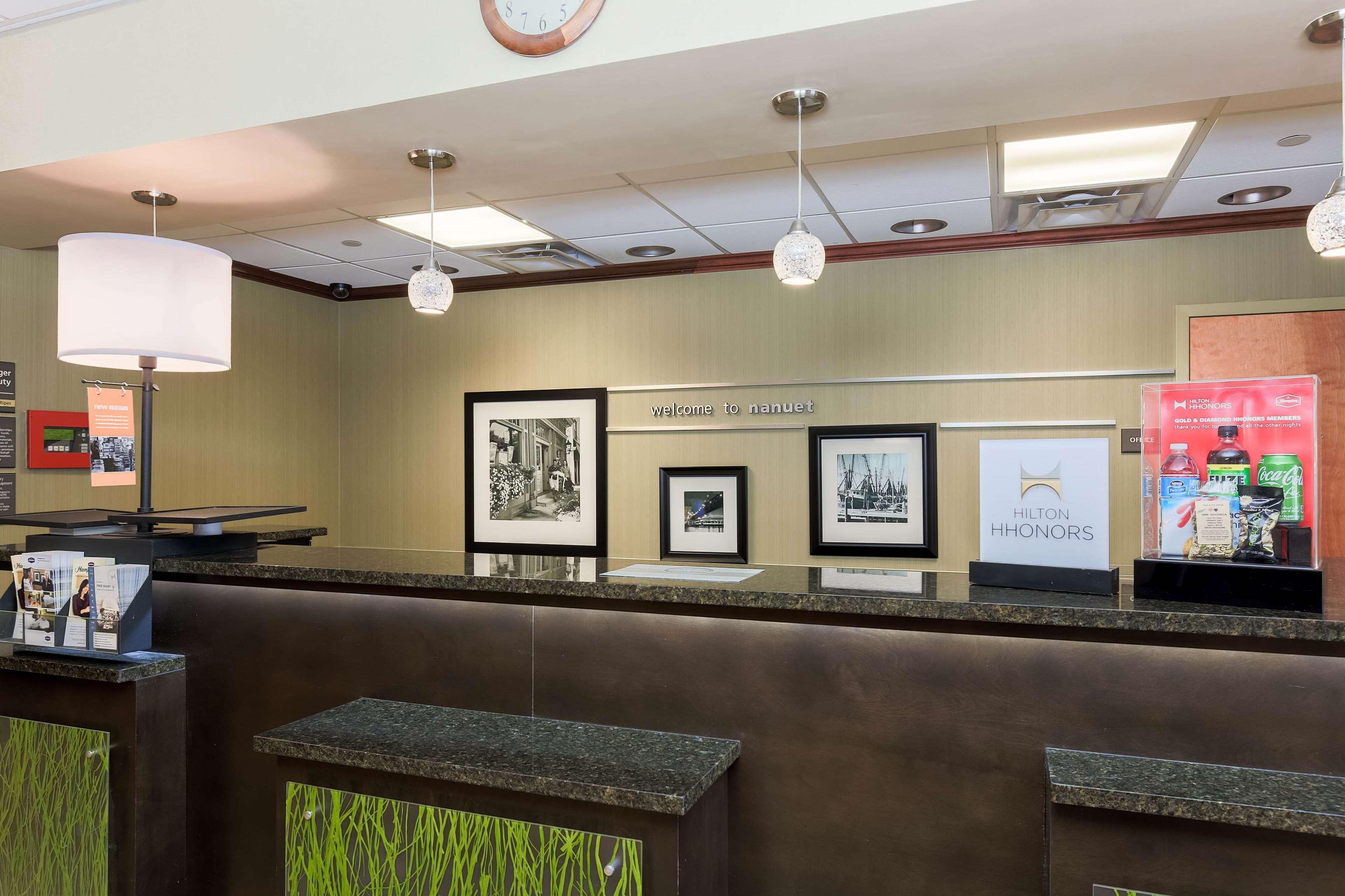 Hampton Inn Nanuet Esterno foto