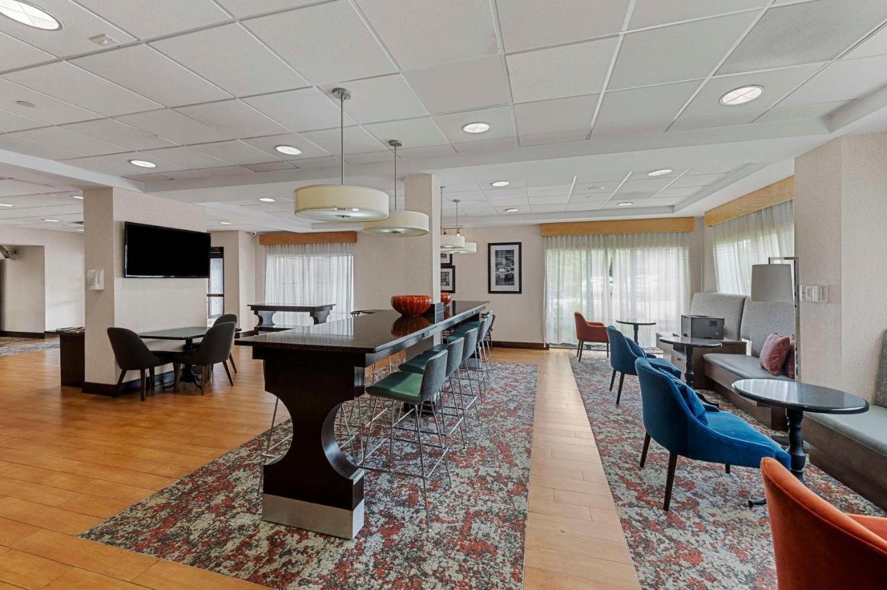 Hampton Inn Nanuet Esterno foto