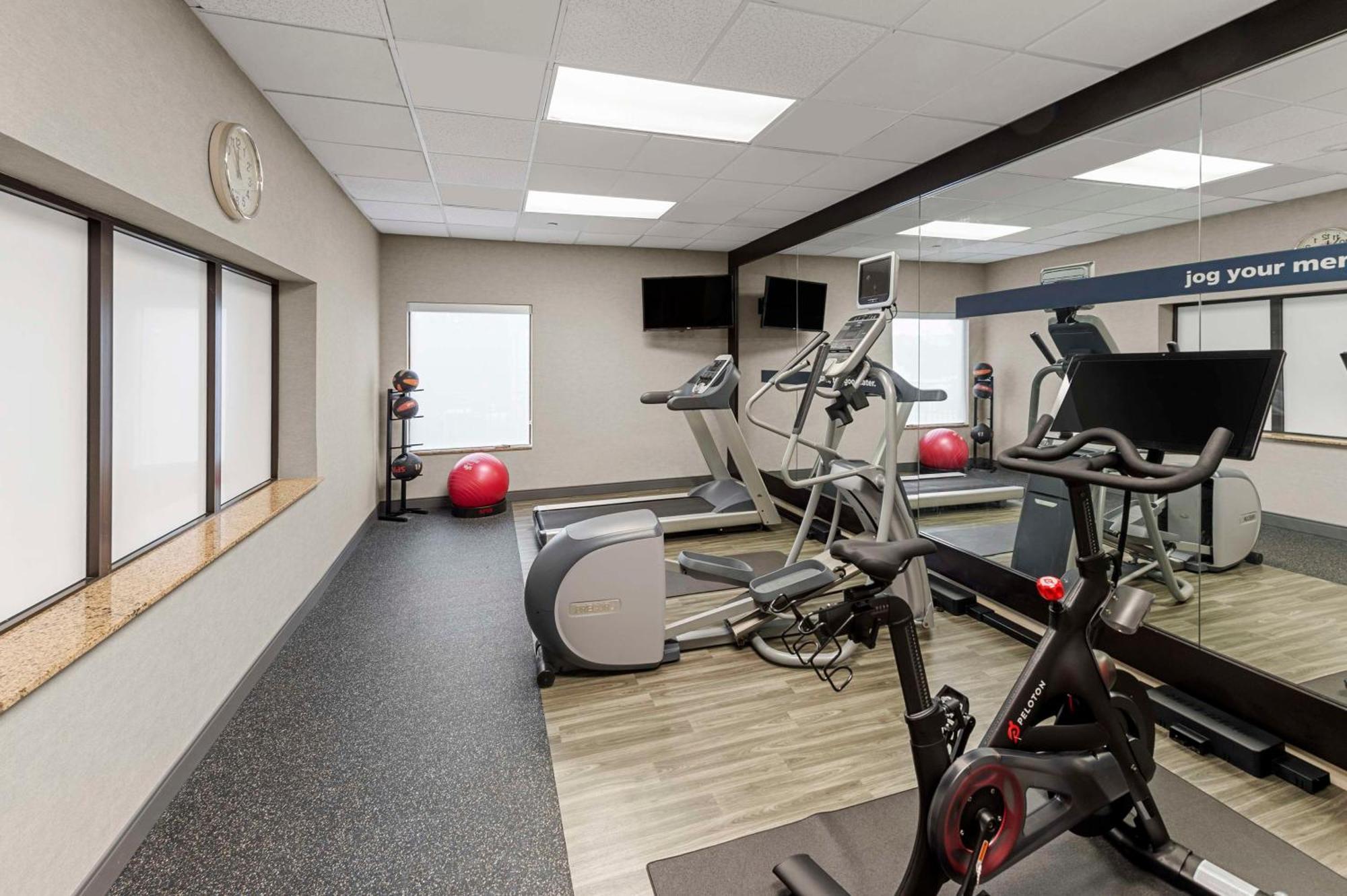 Hampton Inn Nanuet Esterno foto